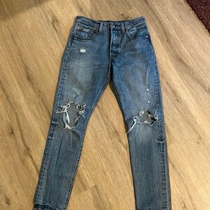 Levi’s 501 skinny jeans—size 27